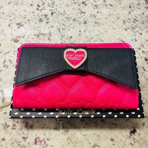 Women’s Betsey Johnson wallet NEW.